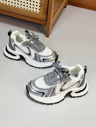 1 双儿童双网眼仿皮钩环运动鞋，软底防滑时尚，适合日常室内外运动，春秋季