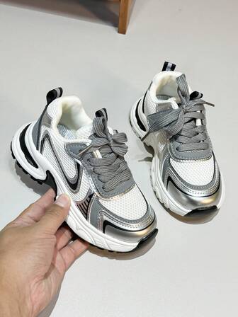 1 双儿童双网眼仿皮钩环运动鞋，软底防滑时尚，适合日常室内外运动，春秋季