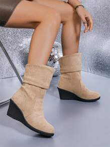 1 đôi bốt đế xuồng ngắn, mũi tròn, bốt cao đến giữa bắp chân, thoải mái, thoáng khí - Màu be - Xem 6