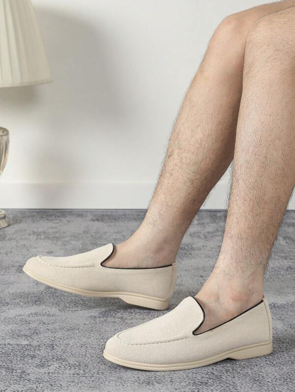 Mocassini da uomo, nuovi per l'autunno/inverno 2024, scarpe Oxford da uomo versatili per l ufficio, stile britannico casual, suola morbida, realizzate a mano, taglie grandi 43-46