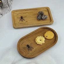 1pc Wooden Tray, Bee Logo Creative Tray, Desktop Decoration Plate, Multi-Functional Decorative Tray, Suitable For Kitchen, Outdoor, Indoor, Restaurant, Applicable For Breakfast, Candy, Cheese, Gourmet, Fruit, Steak, Sushi, Bread And Home Decoration, Suitable For Halloween, Christmas, New Year Use