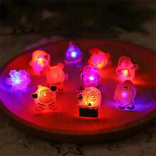 圣诞派对 LED 发光环配件 - 可爱的圣诞老人、圣诞树、雪花形状设计、适合派对礼物、圣诞装饰道具、闪光开口环娱乐派对道具（款式随机） - 彩色 - 查看 11