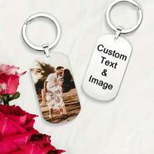 1 szt., personalizowany brelok wykonany z Twoim własnym zdjęciem, aby stworzyć wyjątkowy dodatek. Można go dwustronnie zadrukować i spersonalizować za pomocą grawerowanych zdjęć, tekstu itp. Jest idealny dla członków rodziny, rodziców, ukochanych osób, kolegów z klasy, przyjaciół, współpracowników lub jako adresówka dla zwierząt.