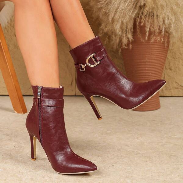 بوت كاحل نسائية ذات كعب عالي مدبب الأصبع مزينة بإبزيم معدني عتيق، بطانة حرارية، أنيقة وشاملة للتنقل والمواعدة والحفلات