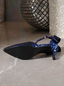 Scarpe con tacco alto punta affusolata in raso blu con fiocco, adatte per la primavera/autunno e per San Valentino