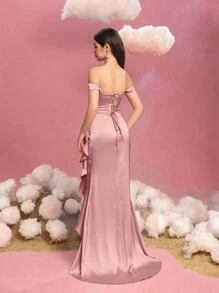 少女荷叶边下摆开衩下摆连衣裙