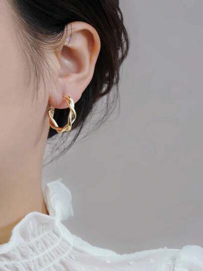 1 par de pendientes de aro con diseño trenzado clásico europeo y americano, de color dorado, de estilo vintage y elegante, accesorios de moda y versátiles para mujeres