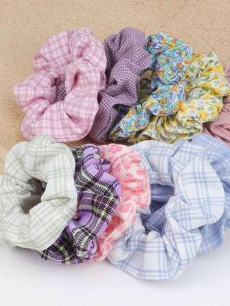 Scrunchie Tamaño estándar en  diferentes colores, la scrunchie se envía aleatoriamente, ninguno se repite.