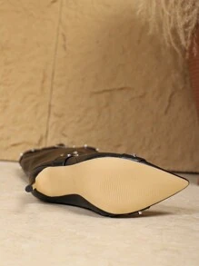 Botas altas de tacón de aguja de 12 cm con puntera puntiaguda, hebilla metálica, remaches, cremallera lateral y uso informal a juego de moda sexy