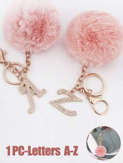 A-Z字母水钻绒球包挂饰，简约设计，闪亮水晶，优质材料，包包配饰，送给朋友/妈妈的礼物，适合挂在钥匙链上，也可作为汽车装饰品、女士钥匙链或包包吊坠。