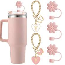 3 pezzi Copricappe per cannucce rosa shocking in paglia, compatibili con gli accessori per tazze , 2 pezzi Ciondoli a forma di lettera carini per bicchieri da 30 e 40 once con manico