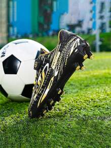 1 双儿童足球鞋，带长钉和钩环扣，防滑且耐用，适合所有季节训练和日常穿着，男女通用