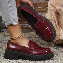 Mocassins noirs polyvalents pour femmes grande taille avec semelle épaisse, anti-dérapant, plateforme pour un port casual, style britannique