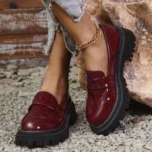 Mocassins noirs polyvalents pour femmes grande taille avec semelle épaisse, anti-dérapant, plateforme pour un port casual, style britannique