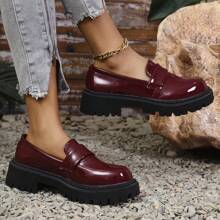 Mocassins noirs polyvalents pour femmes grande taille avec semelle épaisse, anti-dérapant, plateforme pour un port casual, style britannique