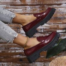 Mocassins noirs polyvalents pour femmes grande taille avec semelle épaisse, anti-dérapant, plateforme pour un port casual, style britannique