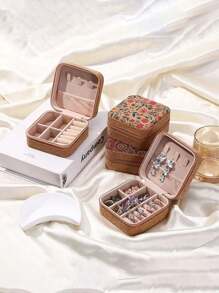 1pc Mini Retro Jewelry Box Earrings, Rings, Necklaces, Travel Storage Box, Jewelry Earrings, Elegant Style Printed Jewelry Box, Multi Functional Jewelry Storage Box, Zipper Convenient Jewelry Bag, Exquisite Cosmetics And Lipstick Storage Bag, Mother's Day Gift, Girls' Gift, Handbag Storage, New Cork Pattern Multi Compartment Large Capacity Jewelry Box, Luxury PU Leather Jewelry Box, Mini Flip Storage Women's Jewelry Gift, Mother's Storage Box