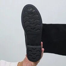 女士秋冬时尚新款圆头侧拉链坡跟女鞋，前交叉休闲铆钉链条设计中筒靴，哥特鞋街头时尚女式摇滚靴金属装饰朋克风格女鞋 - 黑色 - 查看 6