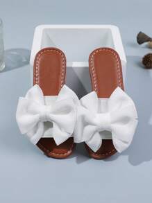 一双女童夏季平底拖鞋蝴蝶结设计软底休闲沙滩鞋时尚拖鞋 - 白色 - 查看 4