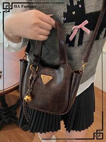 1 件复古巧克力色手提包，时尚水桶包配铃铛吊饰单肩包 - 咖啡棕 - 查看 10