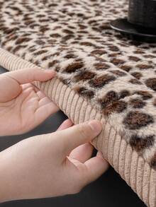 1 szt. pogrubiona pluszowa poduszka na sofę z nadrukiem w panterkę, bawełniany koc w stylu boho, wykonany z jednoczęściowej, krótkiej pluszowej tkaniny, nadający się do prania w pralce, przyjazny dla zwierząt, antypoślizgowy pokrowiec ochronny, odpowiedni do sof jedno- i czteroosobowych, prezent świąteczny