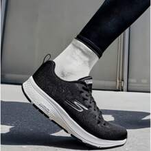Skechers Go Run 一致的男士休閒、貼心、有彈性的休閒跑步鞋 - 黑色 - 查看 8