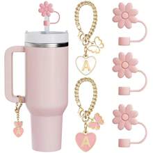 3 pezzi Copricappe per cannucce rosa shocking in paglia, compatibili con gli accessori per tazze , 2 pezzi Ciondoli a forma di lettera carini per bicchieri da 30 e 40 once con manico