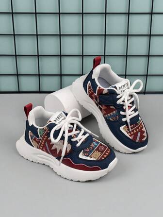 儿童休闲中国风刺绣运动鞋，男孩和女孩软底图案运动鞋