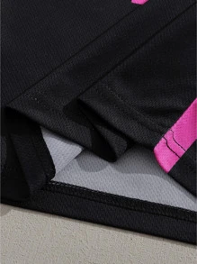 2 Stücke Set Athletikoutfit für Tween Jungen - gestreiftes grafisches Rundhalsausschnitt-Top und lässige Sportshorts