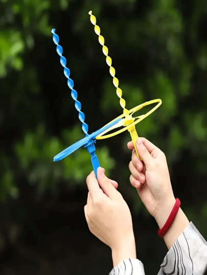 10 件手摇直升机玩具 - 竹蜻蜓螺旋桨，适合户外娱乐，是青少年和成人的完美礼物，非常适合万圣节和圣诞节派对礼物。