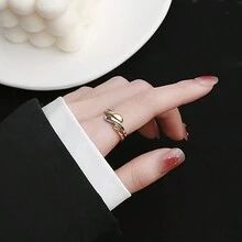 Nhẫn kim loại hai tông màu thời trang cá nhân hóa, nhẫn quấn hai màu tối giản, nhẫn đôi hình học có thể xếp chồng theo phong cách Punk mở có thể điều chỉnh, phù hợp cho nam và nữ đeo hàng ngày và ngày lễ - Fashionable personalized color matching ring - Xem 4
