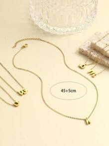 1件装女士迷你A-Z字母项链，镀金不锈钢刻字吊坠项链，生日、情人节优雅礼物 - 金色 - 查看 9