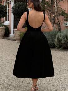 1 件时尚、性感、优雅的纯色露背荷叶边连衣裙