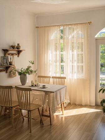 米色蕾丝薄纱窗帘，三种尺寸可选，适用于书房、卧室、客厅等场所，蕾丝工艺精湛，饰有流苏，尽显优雅风格。