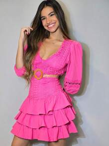 Women's Short Lace Dress With Ruffles At The Hem, V-Neckline And Ring Detail In The Center - 查看 3