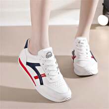 女士透气休闲运动鞋 - 时尚撞色设计，轻便跑步鞋，柔软橡胶鞋底，系带低帮，适合所有季节 - 紅色 - 查看 3