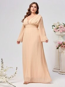 Plus Size Elegant Solid Color Pleated Flare Sleeve Extra Long Dress - Champagne - View 4