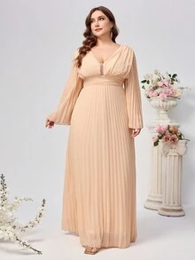 Plus Size Elegant Solid Color Pleated Flare Sleeve Extra Long Dress - Champagne - View 6