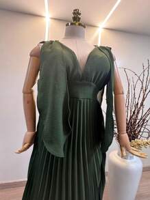 Long Pleated Dress V-Neckline Bridesmaid Dress For Wedding Graduation And Parties - 軍綠色 - 查看 2