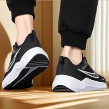 Nike Zapatillas de running Downshifter 12 para hombre, zapatos deportivos casuales, se recomienda solicitar media talla talla grande grande - Negro/Blanco/Oro Platino/Ceniza Oscura - Ver 4