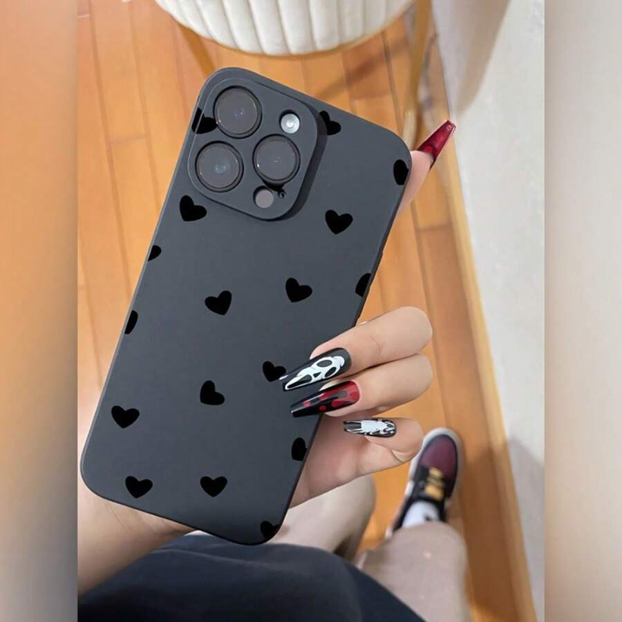 Ốp điện thoại silicon hình trái tim đen nhỏ kiểu dáng thẳng dành cho nữ, thiết kế dễ thương và tinh tế tương thích với dòng iPhone 16/15/15 Pro/15 Pro Max/14/13/12/11/Xs Max - Cạnh thẳng màu đen trái tim nhỏ màu đen - Xem 1