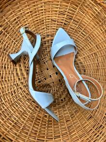 Low Heel Sandal With Leaf Toe - Baby Blue - View 1