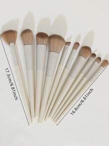 10支/套乳白色化妆刷套装，高品质ABS塑料手柄，柔软刷毛，包含粉底刷、高光刷、腮红刷、修容刷、眼影刷、眉刷、细节刷、散粉刷，完美遮瑕，持久哑光妆效，适合所有肤质，轻巧便携，是学生和化妆新手的理想之选，干湿两用，必备化妆工具，完美的秋季礼物，日常使用及特殊场合皆宜，提升自然美感。化妆刷套装，化妆刷套装，化妆刷套装，全套化妆刷，化妆刷套装，全套化妆工具，化妆刷套装，化妆刷套装，化妆礼盒套装 - 白色 - 查看 9
