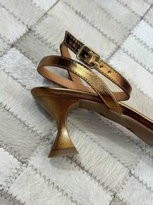 Low Heel Sandal With Leaf Toe - Bronze - View 3