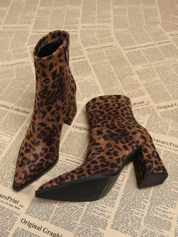 Nuevas botas de tobillo de mujer elegantes con estampado de leopardo para primavera/otoño 2025, tacón grueso de tacón alto, puntera puntiaguda, botas cortas de moda para el invierno