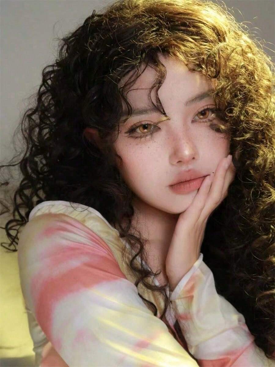 (El color de este enlace se envía al azar. )1par Los lentes de contacto decorativos incluyen pinzas y estuches para gafas. Nueva lente de contacto colorida de un mes de duración, super atractiva, que definitivamente te sorprenderá. Tiene un diámetro grande de 14.5mm, un contenido de humedad del 42%, y es natural, cómoda y hermosa. Incluye solución de limpieza, ideal para juegos de roles, fotografía, fiestas y reuniones. Compartiendo lentillas de ojos verdes, una mirada natural, lentillas verdes con tonos grises, lentillas grises, lentillas de ojos verdes. Atención (este producto no tiene graduación y no es adecuado para personas con problemas de vista). - DEJAR - Ver 1