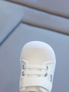 1 Paar atmungsaktive Mesh Weichsohlen Anti-Rutsch Kleinkind Schuhe, runde Zehenkappe schützende Form für Kinder von 6 Monaten bis 3 Jahren, geeignet für Innen- und Außenbereich, leichtes An- und Ausziehen mit Klettverschluss, unisex lässige Sportschuhe für Frühling/Herbst - Blau - Übersicht 10