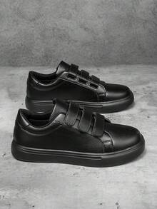 男士时尚简约纯色拼接休闲钩环平底滑板鞋，个性化舒适户外街头风格情侣黑色运动鞋 - 黑色 - 查看 3