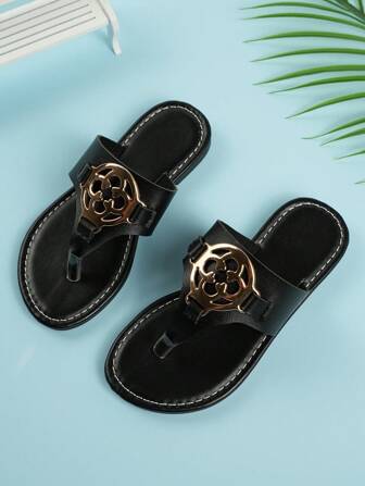 1 双儿童时尚休闲可爱防滑耐磨户外凉鞋带金属扣装饰，儿童沙滩拖鞋