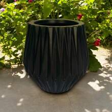 Flower Pots & Planters - 黑色 - 查看 2